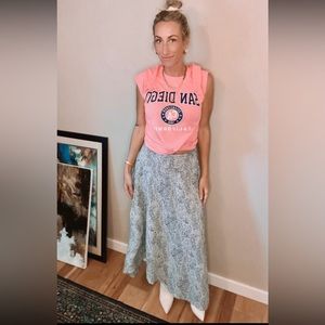 Vintage graphic tee and skirt. Selling as a whole outfit! Both size M